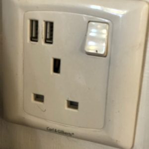 single socket with usb alpha